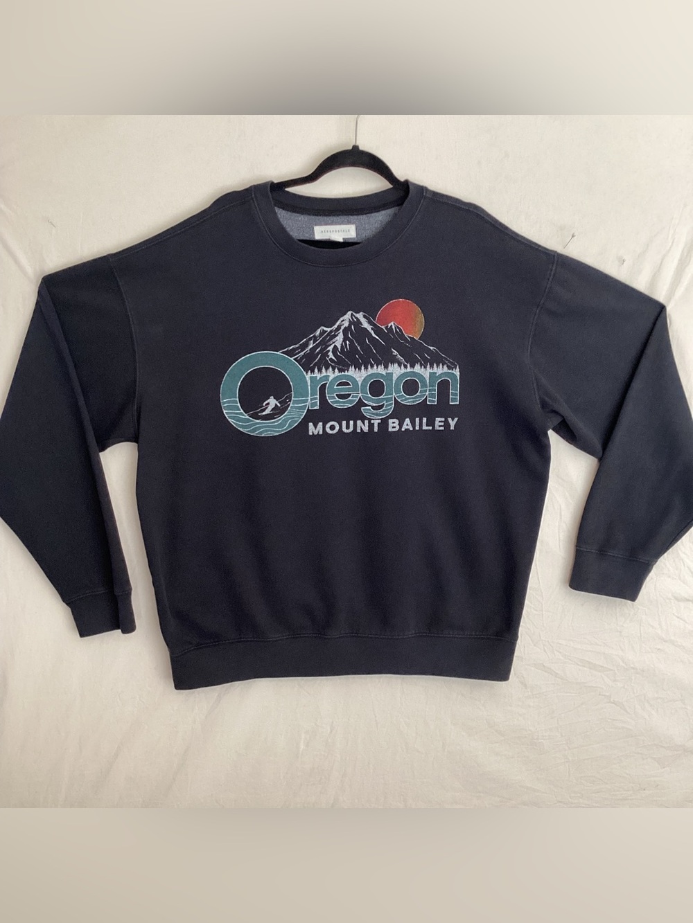 Aeropostale Oregon Mount Bailey crewneck sweatshirt